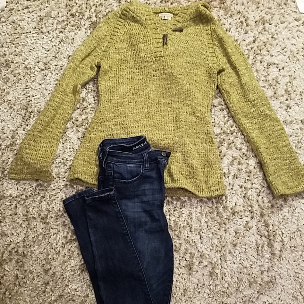 Knit green hoodie pullover sweater